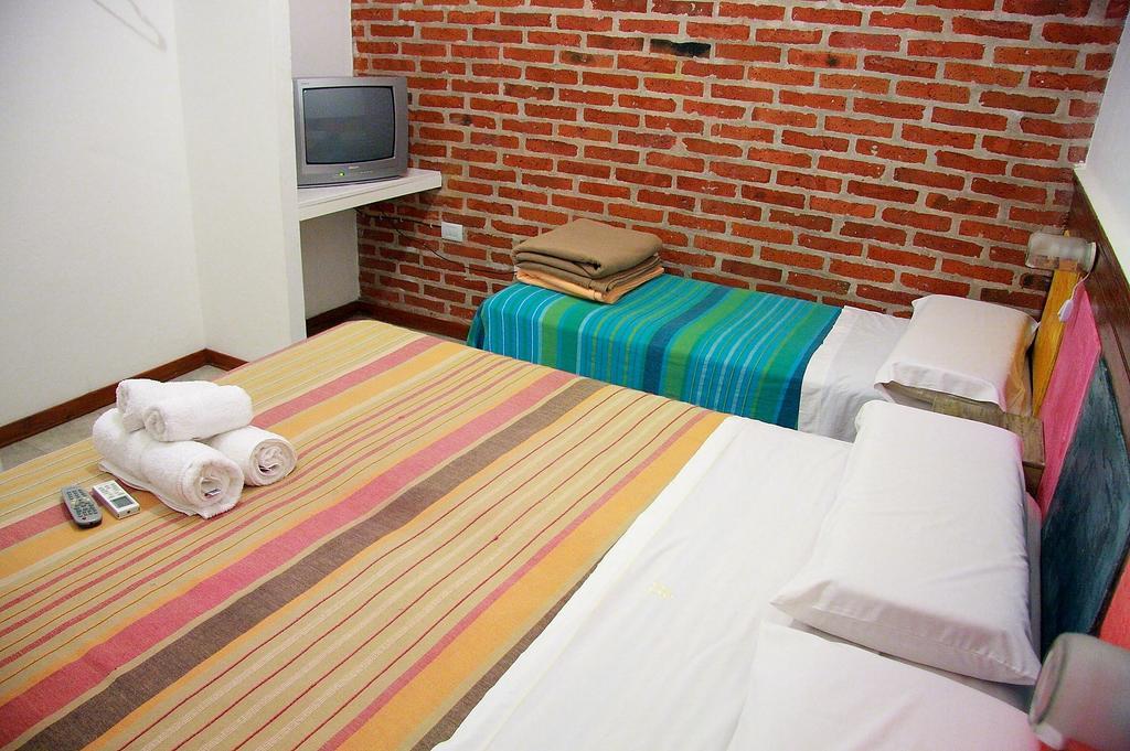 Los Brunos Apart Reconquista Room photo